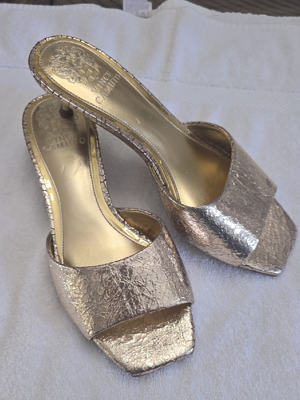 NWT Vince Camuto Faiza Sandals